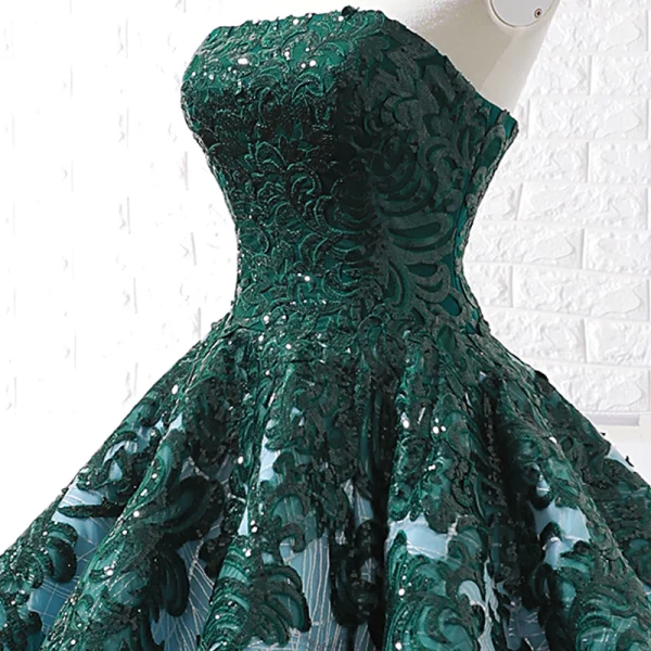 Luxury / Gorgeous Dark Green Red Carpet Evening Dresses 2023 Ball Gown Strapless Sleeveless Appliques Lace Sequins Sweep Train Ruffle Backless Formal Dresses