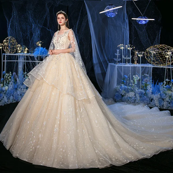 Romantique Champagne Glitter Étoile Tulle Robe De Mariée Avec Châle 2020 Robe Boule Transparentes Col v profond Sans Manches Dos Nu Appliques En Dentelle Perlage Cathedral Train Volants