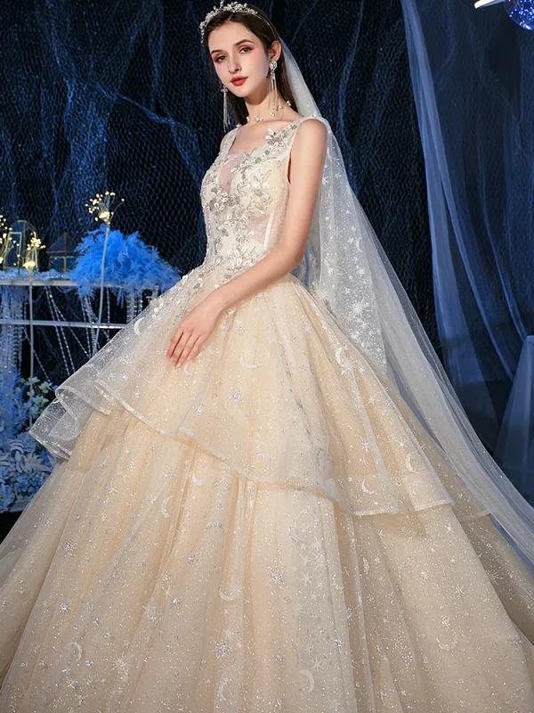 Romantique Champagne Glitter Étoile Tulle Robe De Mariée Avec Châle 2020 Robe Boule Transparentes Col v profond Sans Manches Dos Nu Appliques En Dentelle Perlage Cathedral Train Volants