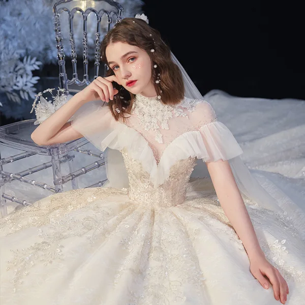 Audrey Hepburn Style Vintage / Retro Champagne See-through Bridal Wedding Dresses 2020 Ball Gown High Neck Short Sleeve Appliques Flower Beading Chapel Train Ruffle