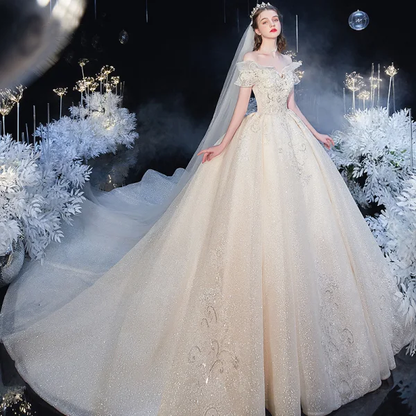 Luxe Champagne Bruids Trouwjurken 2020 Baljurk Uit De Schouder Korte Mouwen Ruglooze Glans Tule Kralen Cathedral Train Ruche