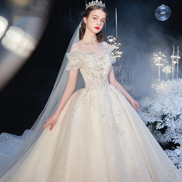 Luxe Champagne Bruids Trouwjurken 2020 Baljurk Uit De Schouder Korte Mouwen Ruglooze Glans Tule Kralen Cathedral Train Ruche