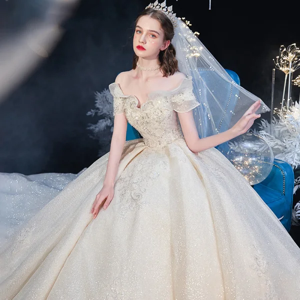 Luxe Champagne Bruids Trouwjurken 2020 Baljurk Uit De Schouder Korte Mouwen Ruglooze Glans Tule Kralen Cathedral Train Ruche