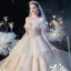 Mooie / Prachtige Champagne Bruids Trouwjurken 2020 Baljurk Uit De Schouder Korte Mouwen Ruglooze Glans Tule Appliques Kant Kralen Cathedral Train Ruche