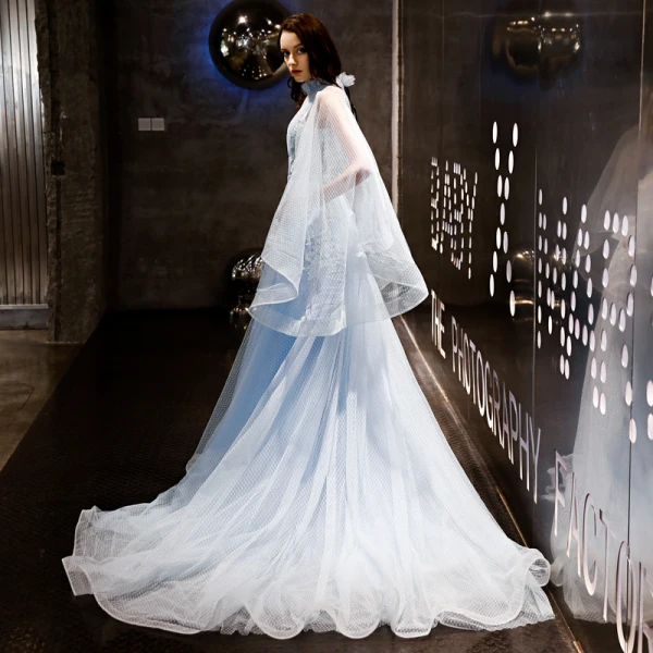 Vintage / Originale Bleu Ciel Transparentes Robe De Soirée 2019 Princesse Col Haut Manches Longues Appliques En Dentelle Ceinture Tachetée Tulle Tribunal Train Volants Dos Nu Robe De Ceremonie