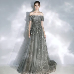 Élégant Gris Robe De Soirée 2020 Princesse De L 039 Épaule Gonflée Manches Courtes Perlage Appliques Paillettes Tribunal Train Volants Dos Nu Robe De Ceremonie