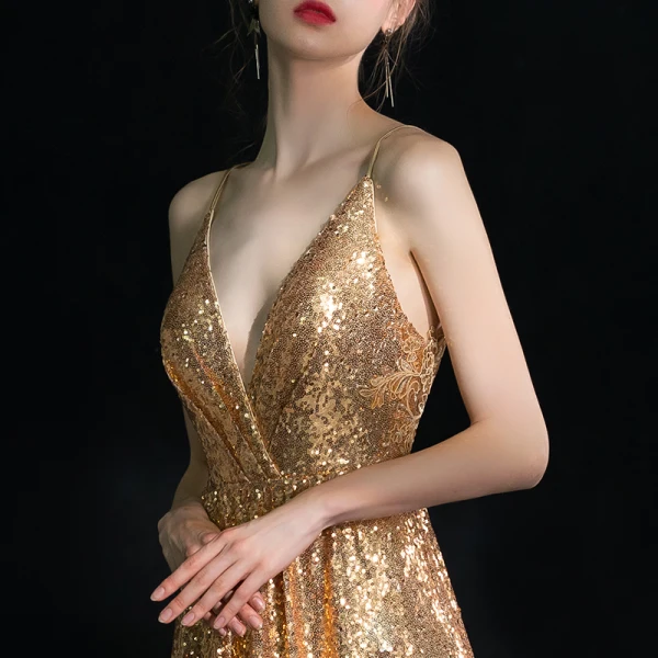 Sparkly Gold Sequins Evening Dresses 2019 Sheath Fit Spaghetti Straps Deep V-Neck Long