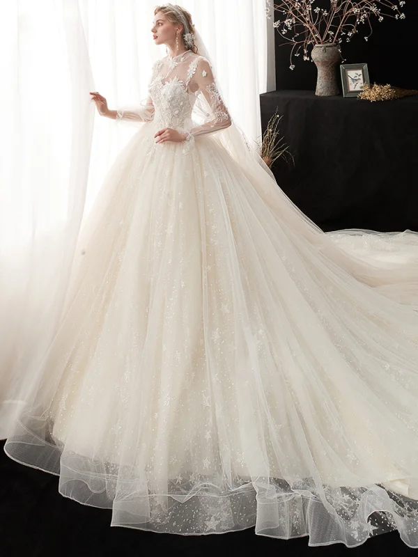 Style Victorien Champagne Transparentes La Mariée Robe De Mariée 2020 Robe Boule Col Haut Gonflée Manches Longues Dos Nu Glitter Tulle Appliques En Dentelle Perlage Cathedral Train Volants