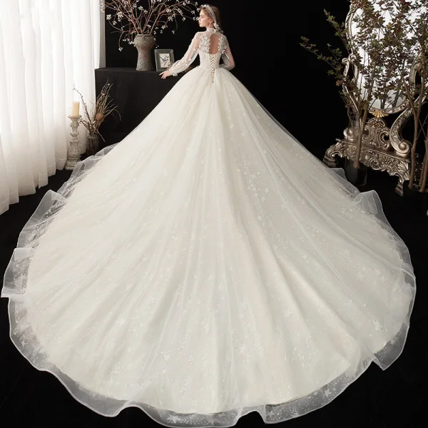 Style Victorien Champagne Transparentes La Mariée Robe De Mariée 2020 Robe Boule Col Haut Gonflée Manches Longues Dos Nu Glitter Tulle Appliques En Dentelle Perlage Cathedral Train Volants