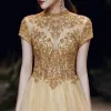 Vintage Gold Durchsichtige Abendkleider 2020 A Linie Stehkragen Kurze Ärmel Perlenstickerei Lange Rüschen Rückenfreies Festliche Kleider
