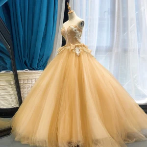 High End Champagne Dancing Ballkjoler 2023 Ballkjole Kjæreste Uten Ermer Appliques Blonder Beading Lange Buste Ryggløse Formelle Kjoler