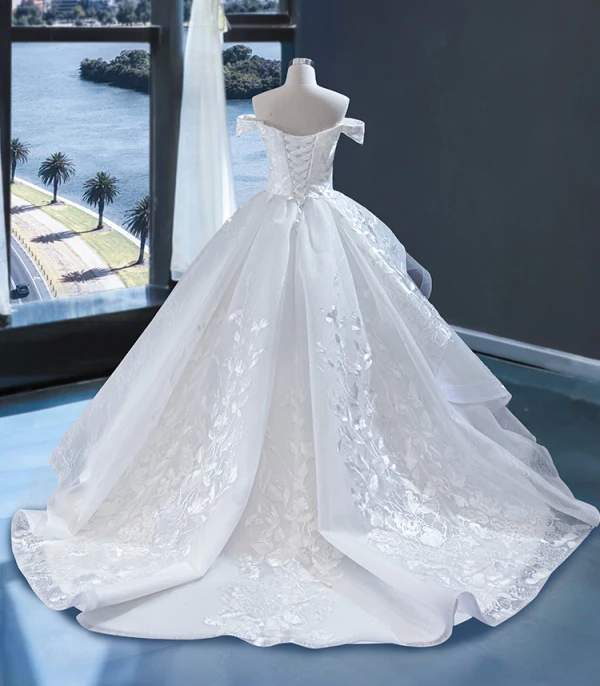 High End Weiß Brautkleider / Hochzeitskleider 2023 Ballkleid Off Shoulder Kurze Ärmel Rückenfreies Applikationen Spitze Sweep / Pinsel Zug Rüschen