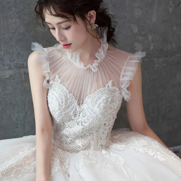 Vintage / Retro Champagne See-through Bridal Wedding Dresses 2020 Ball Gown High Neck Sleeveless Appliques Lace Glitter Tulle Beading Cathedral Train Ruffle