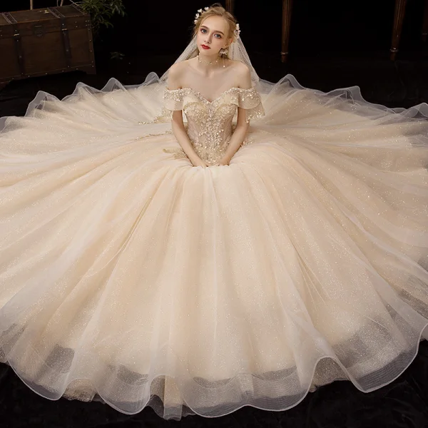 Bäst Champagne Brud Bröllopsklänningar 2020 Balklänning Av Axeln Korta ärm Halterneck Glittriga / Glitter Tyll Appliqués Blomma Beading Cathedral Train Ruffle