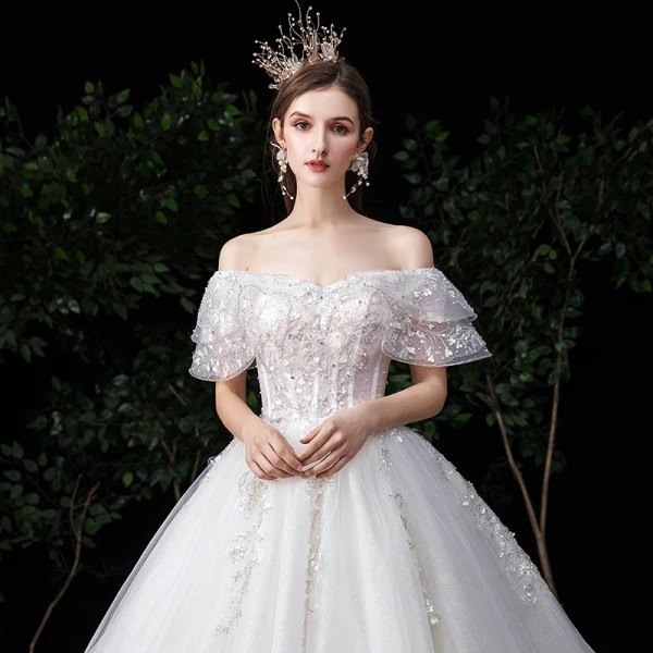 Bäst Champagne Brud Bröllopsklänningar 2020 Balklänning Av Axeln Korta ärm Halterneck Glittriga / Glitter Tyll Appliqués Blomma Beading Cathedral Train Ruffle
