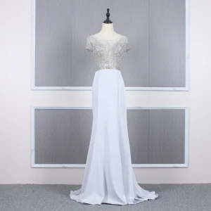 Haut De Gamme Argenté Transparentes Robe De Soirée 2020 Trompette Sirène Encolure Dégagée Manches Courtes Perlage Train De Balayage Volants Robe De Ceremonie