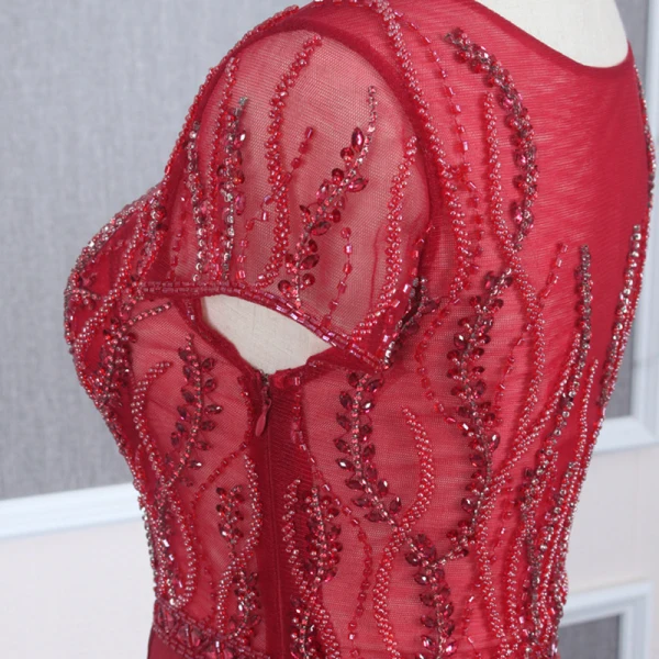 Haut de Gamme Rouge Transparentes Robe De Soirée 2020 Trompette / Sirène Encolure Dégagée Manches Courtes Perlage Train De Balayage Volants Robe De Ceremonie