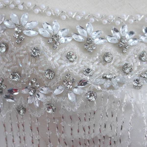 Haut de Gamme Blanche Robe De Soirée 2020 Trompette / Sirène Encolure Carrée Manches Longues Faux Diamant Perlage Gland Train De Balayage Robe De Ceremonie