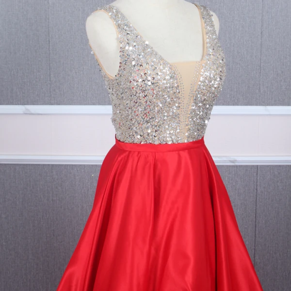 Sexy Rouge Satin Robe De Soirée 2020 Princesse Transparentes Col v profond Sans Manches Paillettes Perlage Longue Volants Dos Nu Robe De Ceremonie