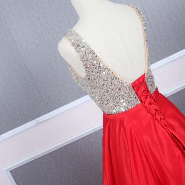 Sexy Rouge Satin Robe De Soirée 2020 Princesse Transparentes Col v profond Sans Manches Paillettes Perlage Longue Volants Dos Nu Robe De Ceremonie