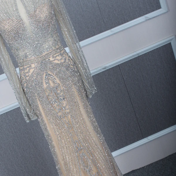 Haut de Gamme Champagne Gris Transparentes Robe De Soirée 2020 Trompette / Sirène Encolure Dégagée Manches Longues Fait main Perlage Train De Balayage Robe De Ceremonie