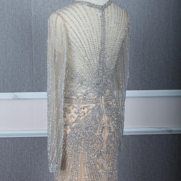 Haut de Gamme Champagne Gris Transparentes Robe De Soirée 2020 Trompette / Sirène Encolure Dégagée Manches Longues Fait main Perlage Train De Balayage Robe De Ceremonie