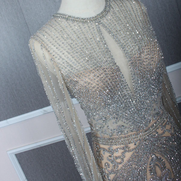 Haut de Gamme Champagne Gris Transparentes Robe De Soirée 2020 Trompette / Sirène Encolure Dégagée Manches Longues Fait main Perlage Train De Balayage Robe De Ceremonie