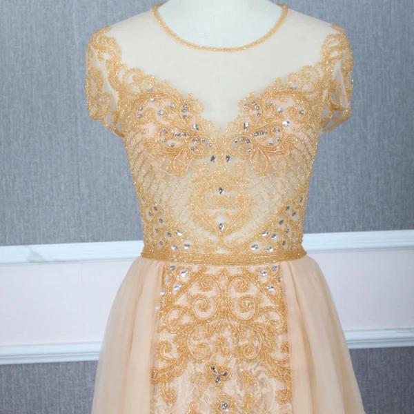Haut de Gamme Rouge Transparentes Robe De Soirée 2020 Princesse Encolure Dégagée Manches Courtes Perlage Train De Balayage Volants Robe De Ceremonie
