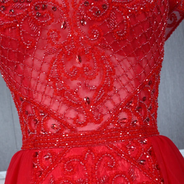 Haut de Gamme Rouge Transparentes Robe De Soirée 2020 Princesse Encolure Dégagée Manches Courtes Perlage Train De Balayage Volants Robe De Ceremonie