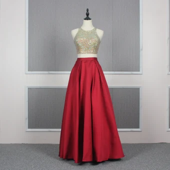 2 Pièces Rouge Doré Satin Robe De Soirée 2020 Princesse Encolure Dégagée Sans Manches Paillettes Perlage Longue Volants Dos Nu Robe De Ceremonie