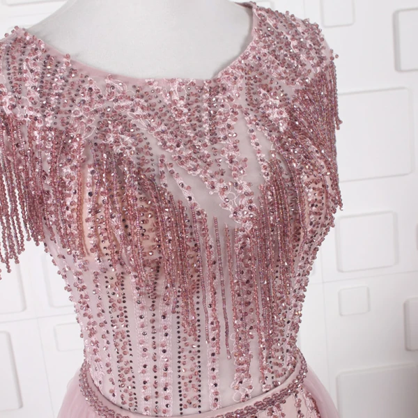 High End Durchsichtige Pink Abendkleider 2020 A Linie Rundhalsausschnitt Ärmel Strass Perlenstickerei Quaste Stoffgürtel Sweep / Pinsel Zug Rüschen Festliche Kleider