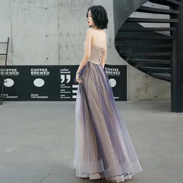 Elegant Champagne Purple Ballkjoler 2020 Prinsesse Kjæreste Uten Ermer Appliques Blomst Beading Glitter Tyll Lange Buste Ryggløse Formelle Kjoler