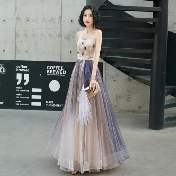 Elegant Champagne Purple Ballkjoler 2020 Prinsesse Kjæreste Uten Ermer Appliques Blomst Beading Glitter Tyll Lange Buste Ryggløse Formelle Kjoler