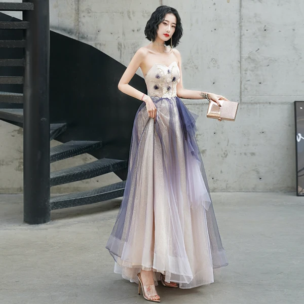 Elegant Champagne Purple Ballkjoler 2020 Prinsesse Kjæreste Uten Ermer Appliques Blomst Beading Glitter Tyll Lange Buste Ryggløse Formelle Kjoler