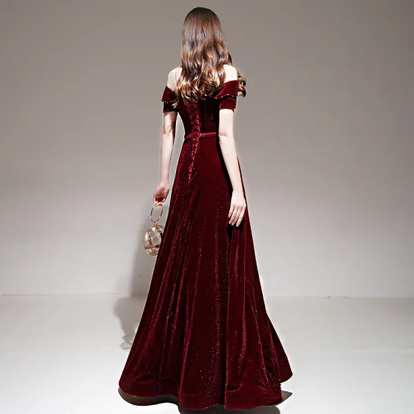 Chic / Beautiful Burgundy Winter Evening Dresses 2020 A-Line / Princess Off-The-Shoulder Short Sleeve Glitter Velour Beading Sash Floor-Length / Long Backless Formal Dresses
