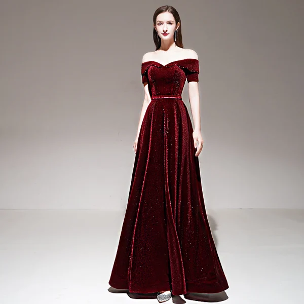 Chic / Beautiful Burgundy Winter Evening Dresses 2020 A-Line / Princess Off-The-Shoulder Short Sleeve Glitter Velour Beading Sash Floor-Length / Long Backless Formal Dresses