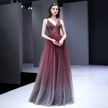 Eleganta Burgundy Gradient Färg Aftonklänningar 2020 Prinsessa Spaghettiband Ärmlös Beading Långa Ruffle Halterneck Formella Klänningar