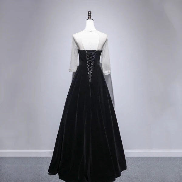 Modest / Simple Black Velour Winter Evening Dresses 2020 A-Line / Princess See-through Scoop Neck Long Sleeve Beading Floor-Length / Long Ruffle Backless Formal Dresses