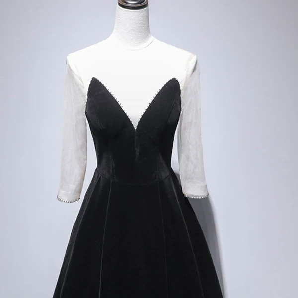Modest / Simple Black Velour Winter Evening Dresses 2020 A-Line / Princess See-through Scoop Neck Long Sleeve Beading Floor-Length / Long Ruffle Backless Formal Dresses