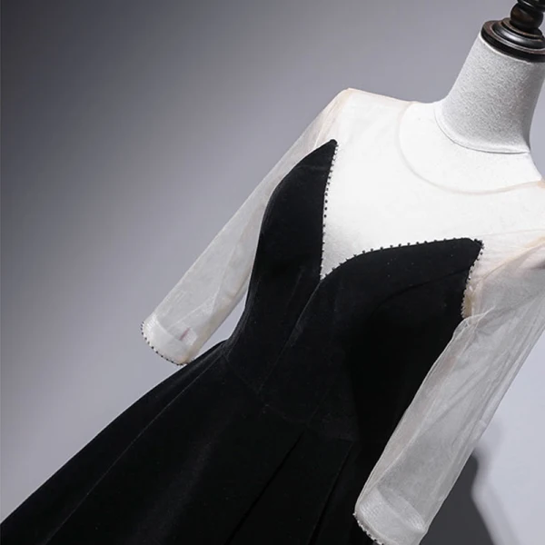 Modest / Simple Black Velour Winter Evening Dresses 2020 A-Line / Princess See-through Scoop Neck Long Sleeve Beading Floor-Length / Long Ruffle Backless Formal Dresses