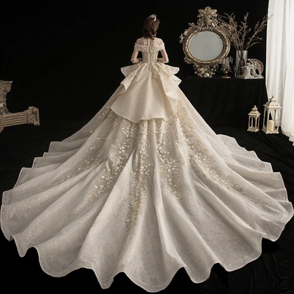 Vintage Champagne Genomskinliga Bröllopsklänningar 2020 Balklänning Hög Hals 3/4 ärm Appliqués Blomma Beading Glittriga / Glitter Tyll Cathedral Train Ruffle