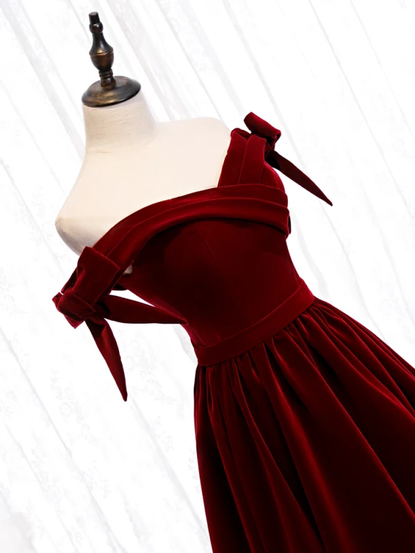 Affordable Burgundy Velour Winter Evening Dresses  2020 A-Line / Princess Off-The-Shoulder Bow Short Sleeve Sash Floor-Length / Long Backless Formal Dresses