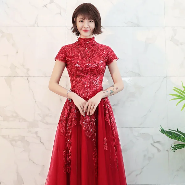 Chinese style Red Prom Dresses 2018 A-Line / Princess High Neck Short Sleeve Appliques Lace Glitter Sequins Court Train Ruffle Backless Formal Dresses