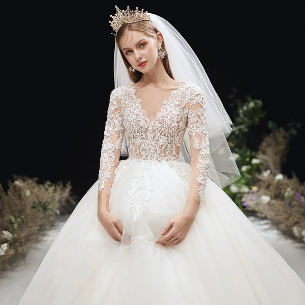 Illusion Ivoire Transparentes Enceinte Robe De Mariée 2020 Empire V-Cou 3/4 Manches Dos Nu Percé Appliques En Dentelle Perlage Chapel Train Volants