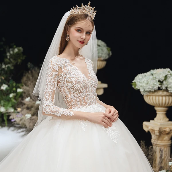 Illusion Ivoire Transparentes Enceinte Robe De Mariée 2020 Empire V-Cou 3/4 Manches Dos Nu Percé Appliques En Dentelle Perlage Chapel Train Volants