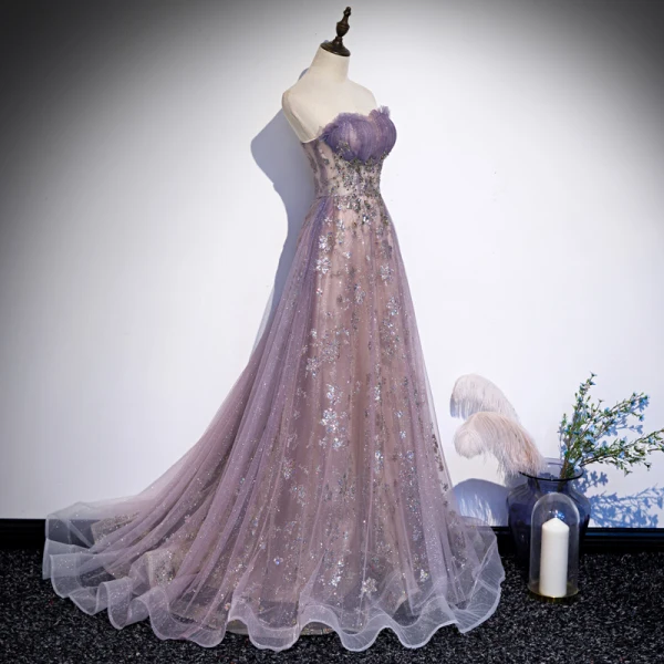 Elegant Purple Selskapskjoler 2020 Prinsesse Kjæreste Uten Ermer Appliques Paljetter Glitter Tyll Feie Tog Buste Ryggløse Formelle Kjoler