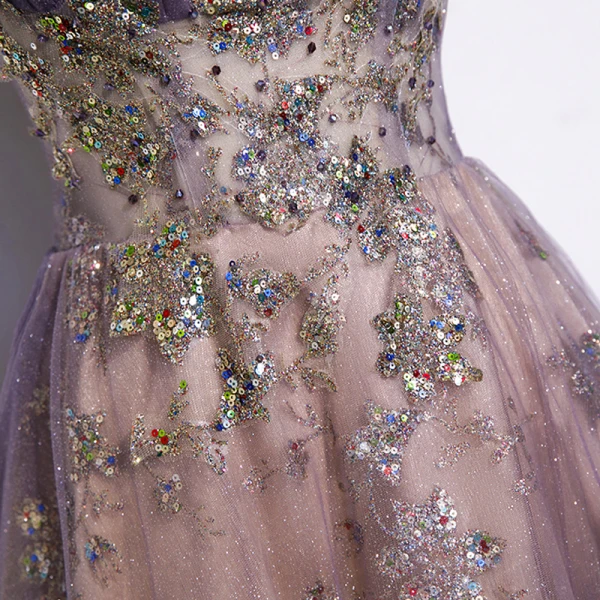 Elegant Purple Selskapskjoler 2020 Prinsesse Kjæreste Uten Ermer Appliques Paljetter Glitter Tyll Feie Tog Buste Ryggløse Formelle Kjoler