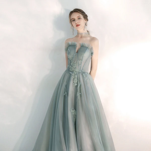 Elegant Salvie Grønn Selskapskjoler 2020 Prinsesse Kjæreste Uten Ermer Appliques Blonder Beading Feie Tog Buste Ryggløse Formelle Kjoler