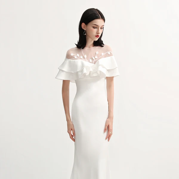 Mode Blanche Chiffon Transparentes Robe De Soirée 2020 Trompette / Sirène Encolure Dégagée Manches Courtes Appliques En Dentelle Tribunal Train Volants Dos Nu Robe De Ceremonie