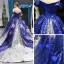 Scintillantes Bleu Roi Dégradé De Couleur Argenté Paillettes Tapis rouge Robe De Soirée 2023 Princesse De l'épaule Manches Courtes Appliques Fleur Perlage Plumes Chapel Train